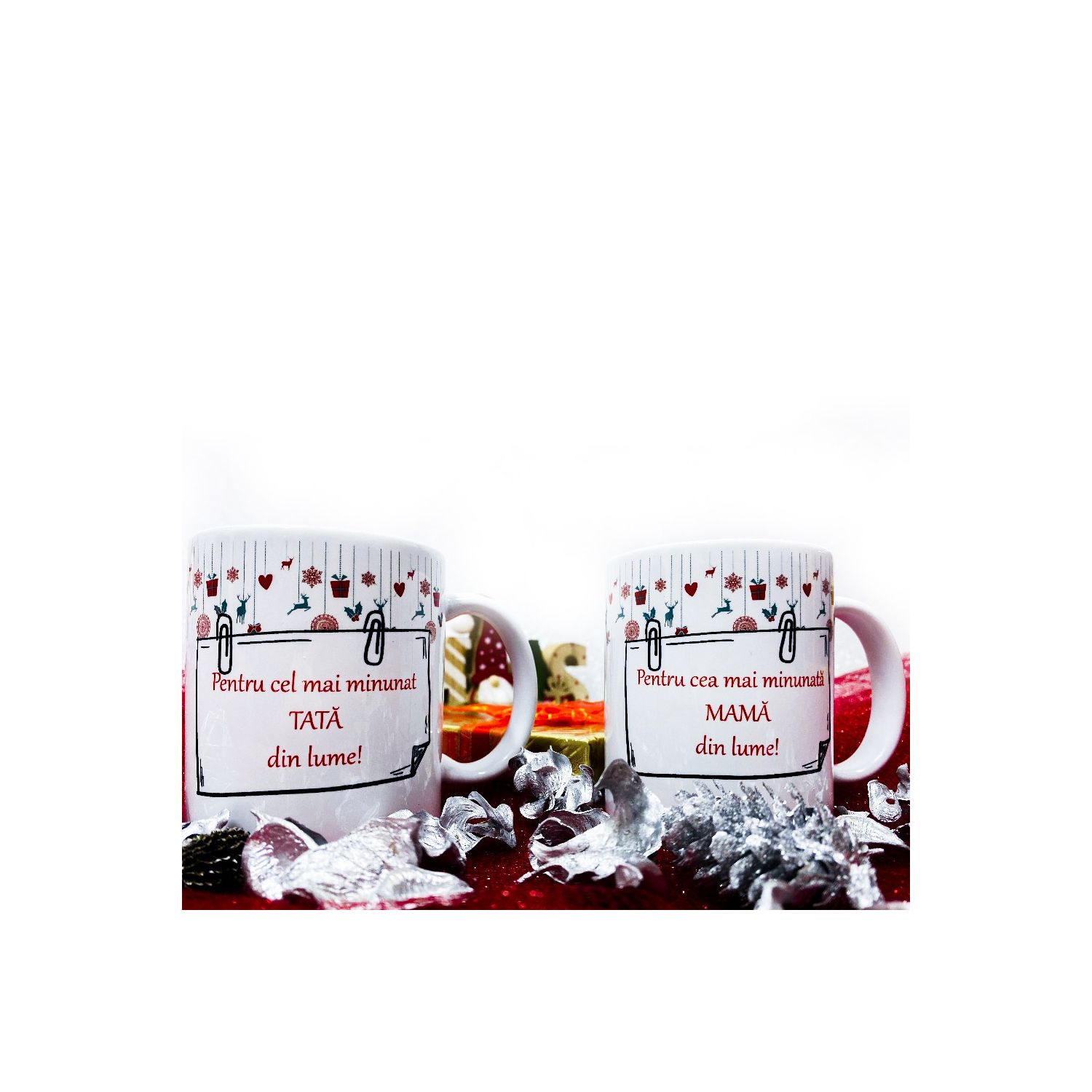 Set cu două căni și tematică de Crăciun