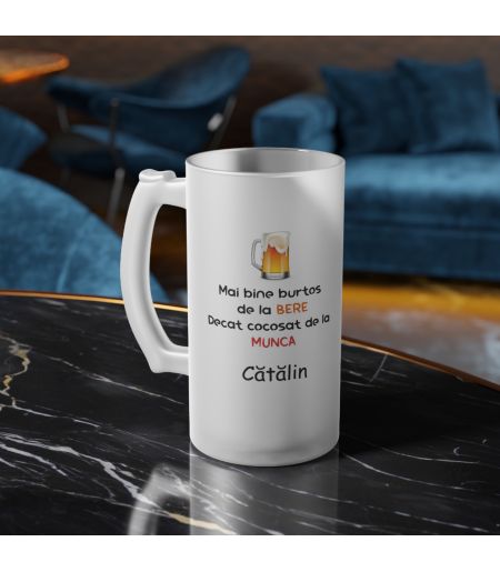 Halbă de bere personalizată cu nume și mesaj haios