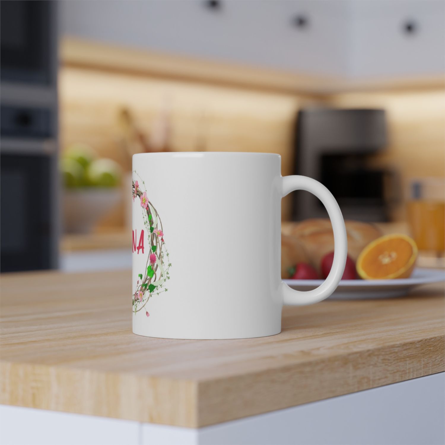 Cana personalizata cu nume si cerc de flori