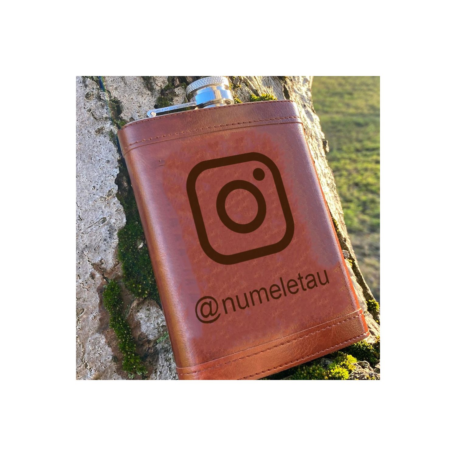 Sticla de buzunar personalizata cu nume instagram