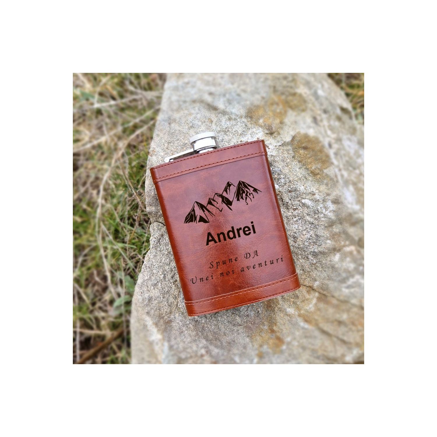 Sticla de buzunar personalizata Aventura